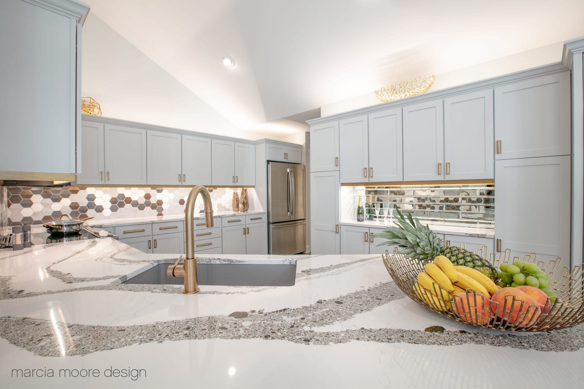 White wooden kitchen cabinets