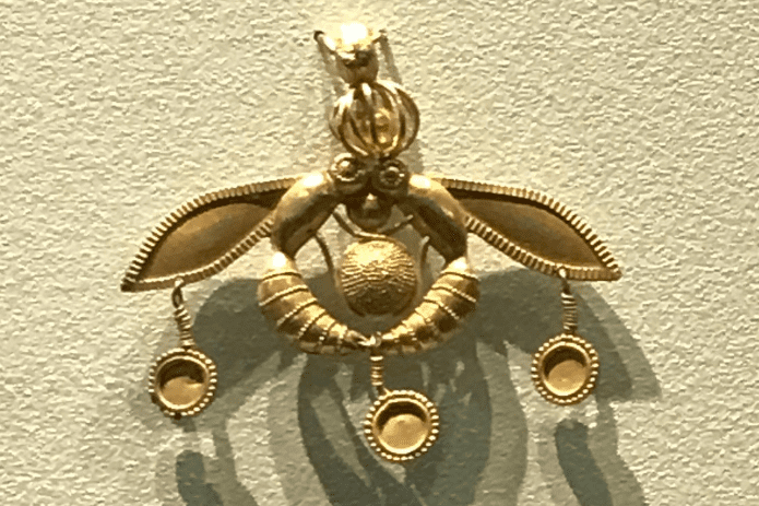 bee brooch